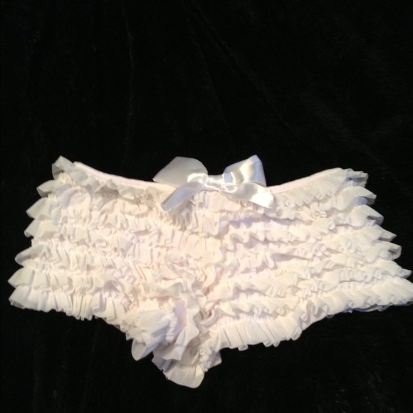 White ruffled panties
