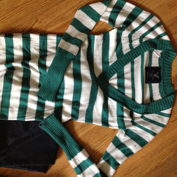 Cute American Eagle long sleeve!