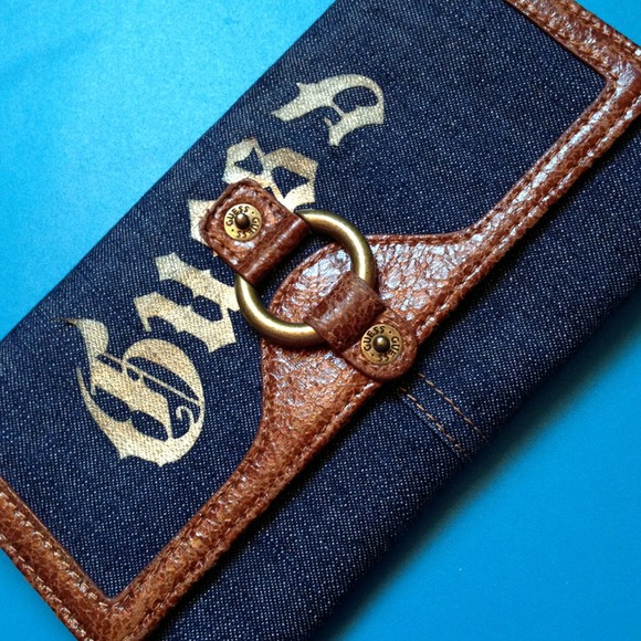 Brand New GUESS Wallet Denim/Camel! - Picture 1 of 2