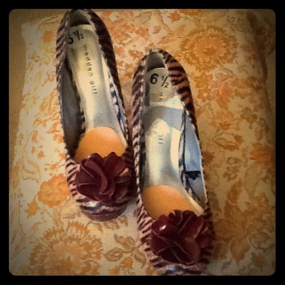 Animal print pump