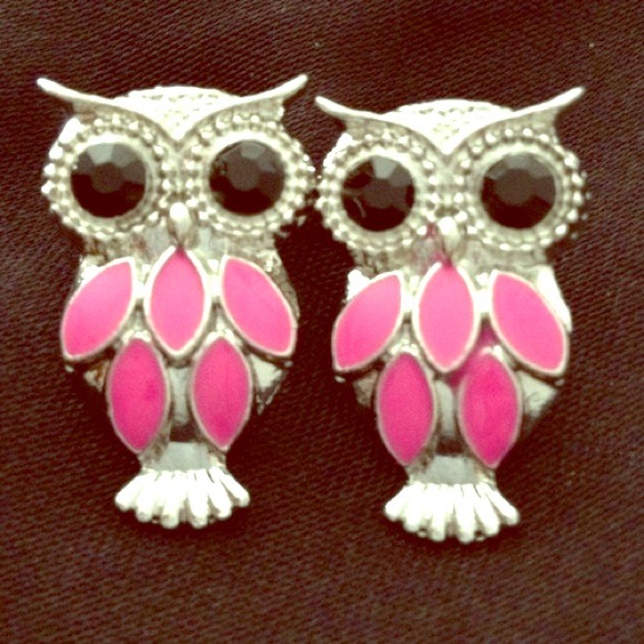 🚫🚫SOLD🚫🚫 Owl Enamel earrings.