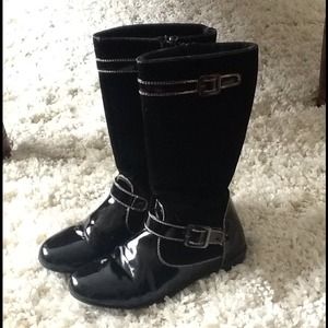 Girls Black Boot with buckle