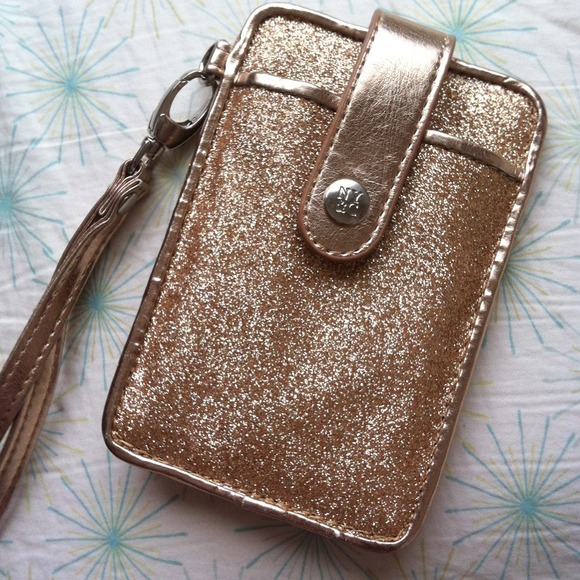 🚫🚫SOLD🚫🚫 Gold iPhone case and wallet