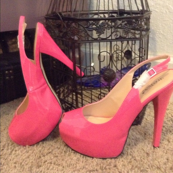 Hot hot pink high heel shoes