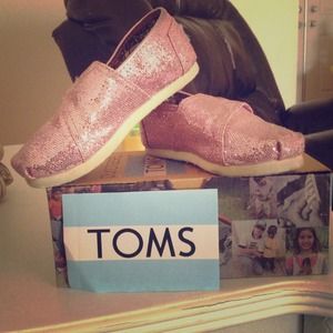Kids Sparkle Toms size 9