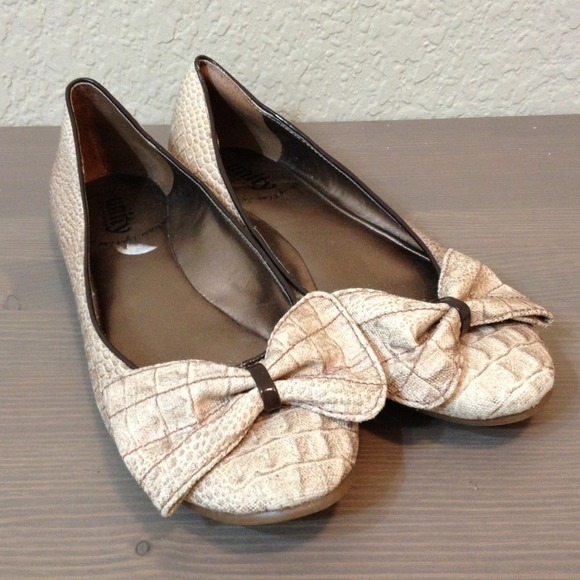 Shimmer Bow Flats Size 9.5