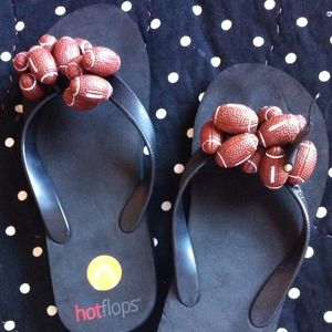 🏉 NWOT Fun Football Flip flops Sport Sandals Shoe