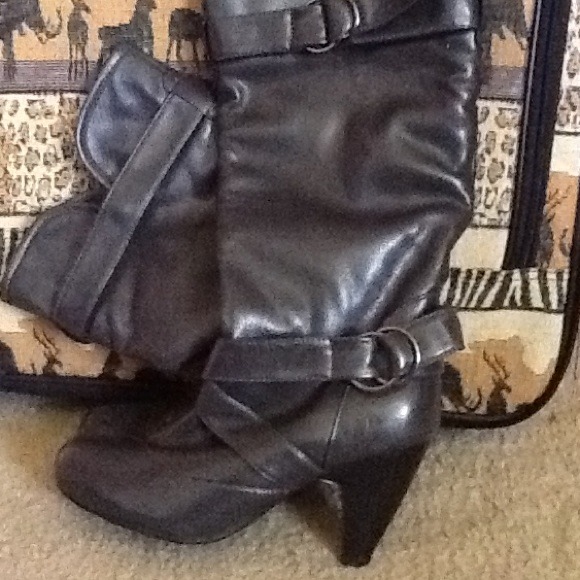 Gray boot