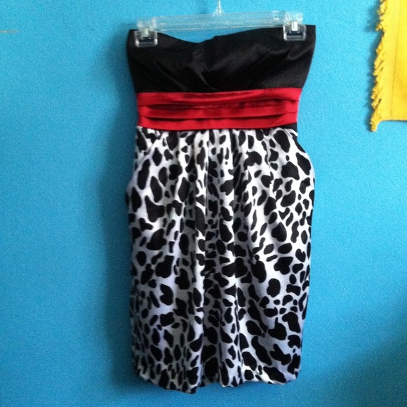 Strapless Short Red Black&White Prom/Dance Dress!