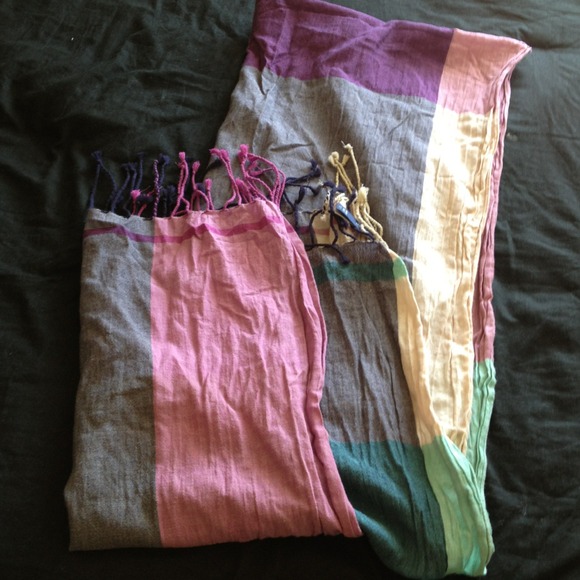 Color block GAP scarf