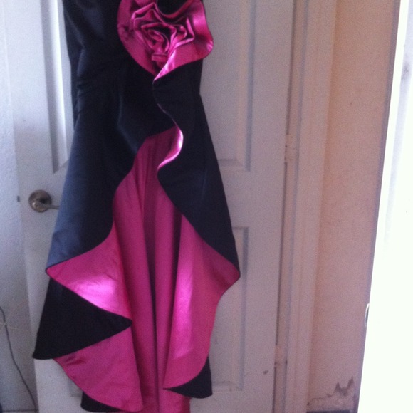 Prom dress - Picture 3 of 4