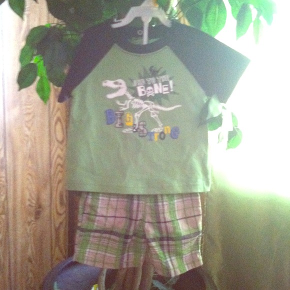 Baby clothes - Picture 1 of 2