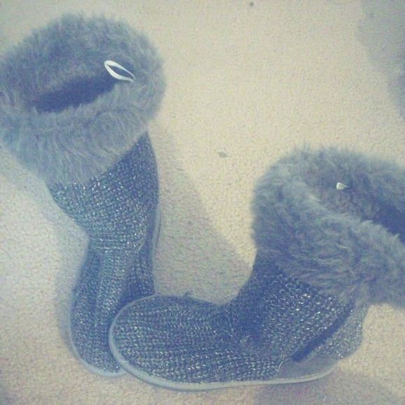 High Gray and Silver Boots With Fur❤ - Picture 2 of 2