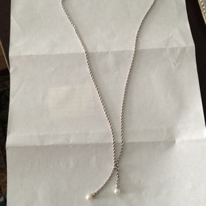 Necklace with pearls