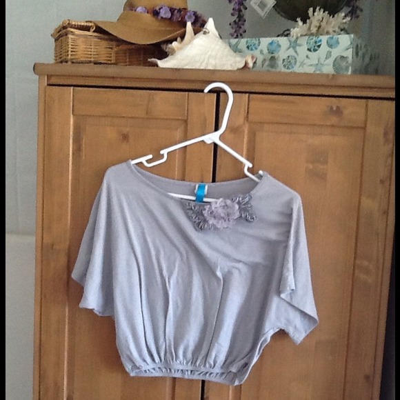 Grey top