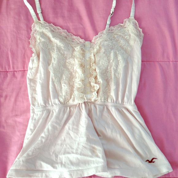 Adorable baby dill top from hollister.