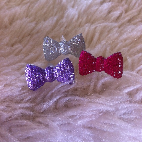 Rhinestone Bow Dustplugs. - Picture 2 of 3