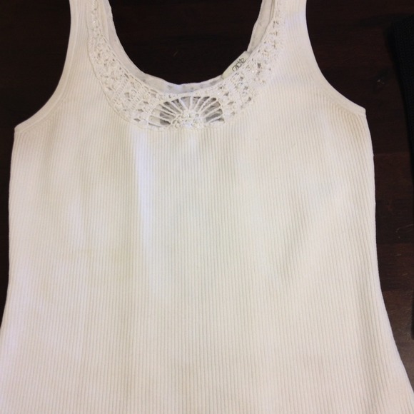 Beaded & lace ribbed tank top
