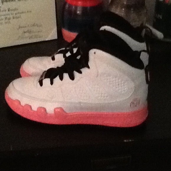 AJF Jordan's 👟 - Picture 3 of 3