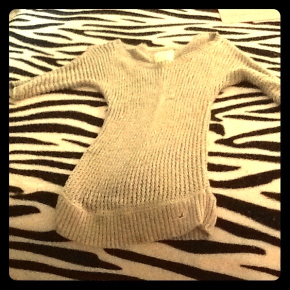 Hollister knit sweater (quarter sleeve)