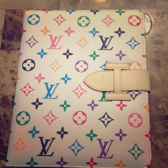 LOOKING FOR A MACBOOK PRO 13 inch laptop COVER ❤