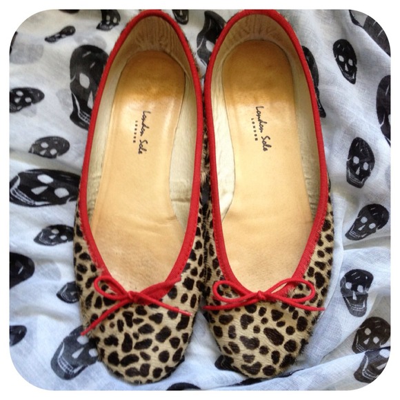 🚫SOLD!!🚫 London Sole Henrietta Ballet Flats