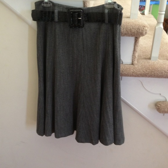 Black and white tweed skirt