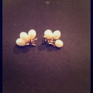 pearl earrings