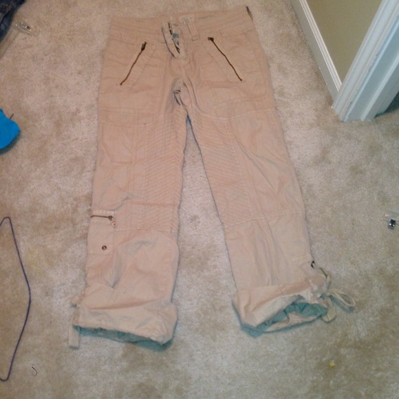 ✨REDUCED✨American Eagle khaki cargo pants