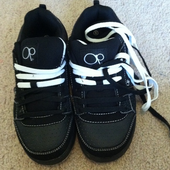 Op boy shoes