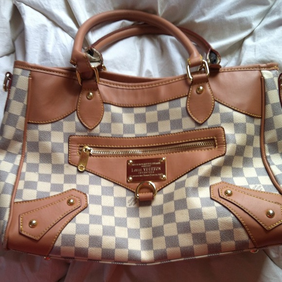 Designer look-a-like Louis purse!