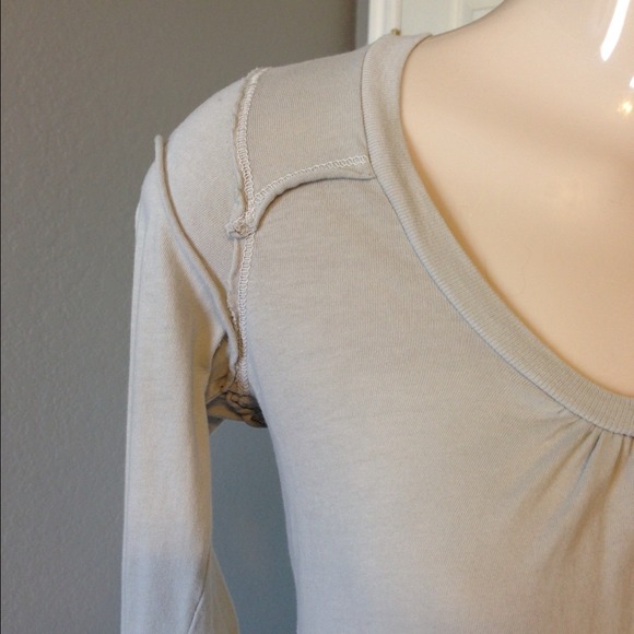 💰💰BUNDLED!!💰💰Mblem t-shirt - Picture 2 of 3