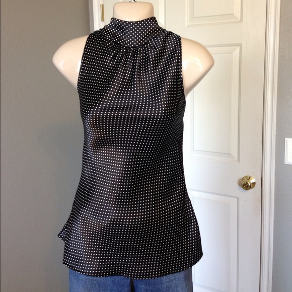 💖💖SOLD TO NEIGHBOR!!💖💖Polka-dot top - Picture 3 of 3