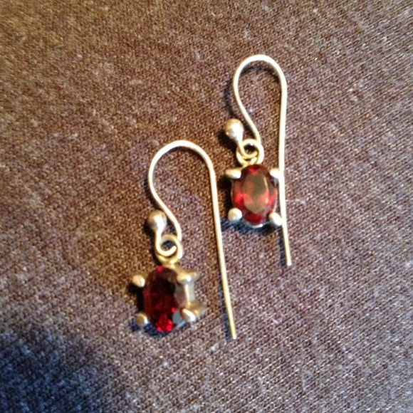 Garnet/Silver Earrings - Picture 1 of 1