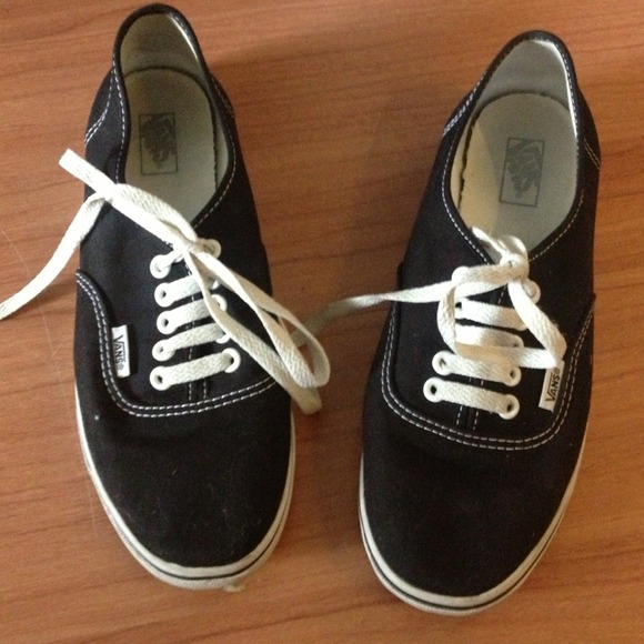 Vans  women 8.5 reserve for alli