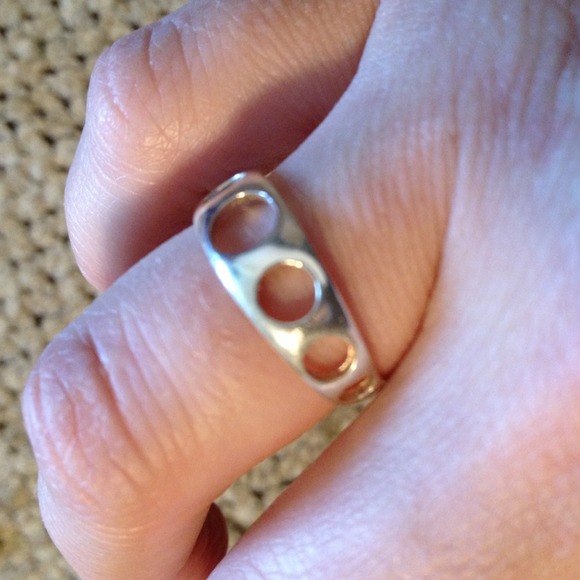 Silver ring - Picture 2 of 4
