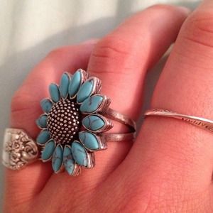 Turquoise, daisy FOSSIL ring. :)