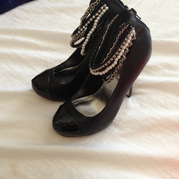 Isabella Heel – bebe Black Bebe heels