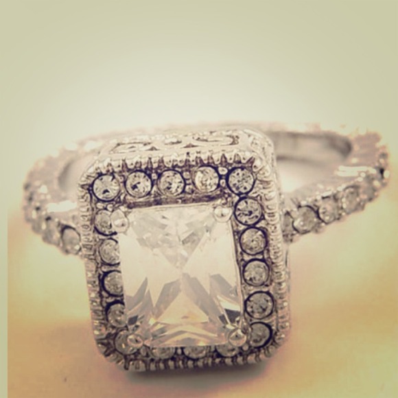 Fashion cocktail ring... Fun, fun,fun...