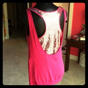 TradedGlam Express top
