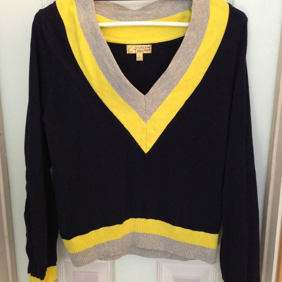 Princess by Vera Wang sweater - Picture 1 of 3