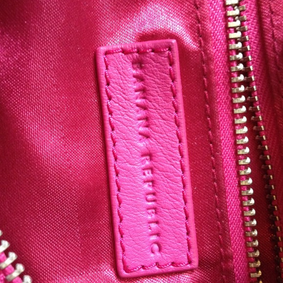 Banana Republic hit pink leather purse. - Picture 1 of 2