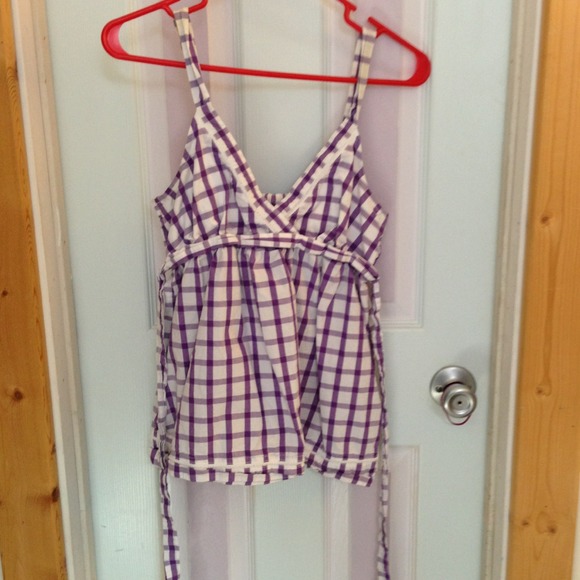 Levi's purple and white tank.