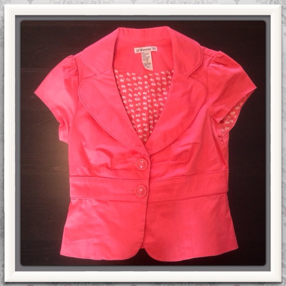 Short-sleeved, coral, two-button jacket