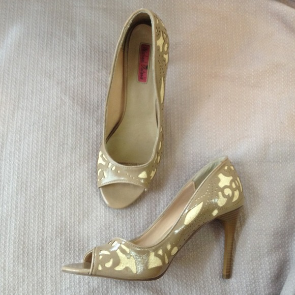 REDUCED! Taupe peep-toe heels w/ pretty cut outs