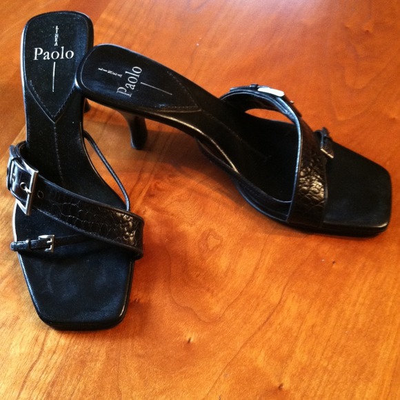 Black sassy heels - Picture 1 of 1