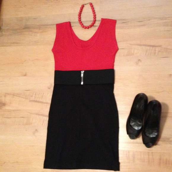 American Apparel dress/belt/sandals/pearls bundle