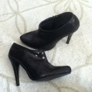 Reduced! Black sequence ankle booties