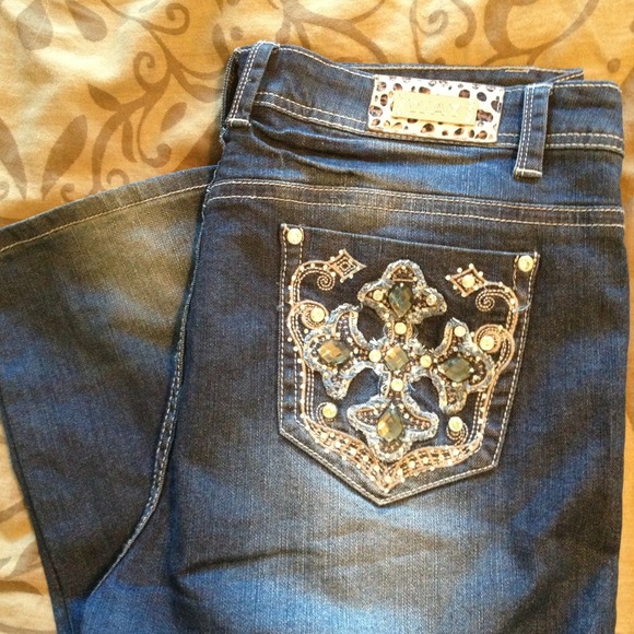 💟Bundle for Linda2984💟 way jeans and dressy tee!