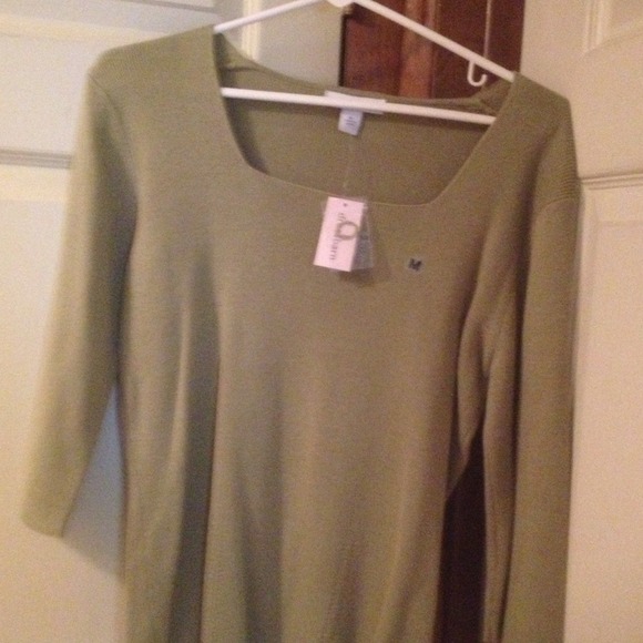 Sweaters - Quarter sleeve light sweater